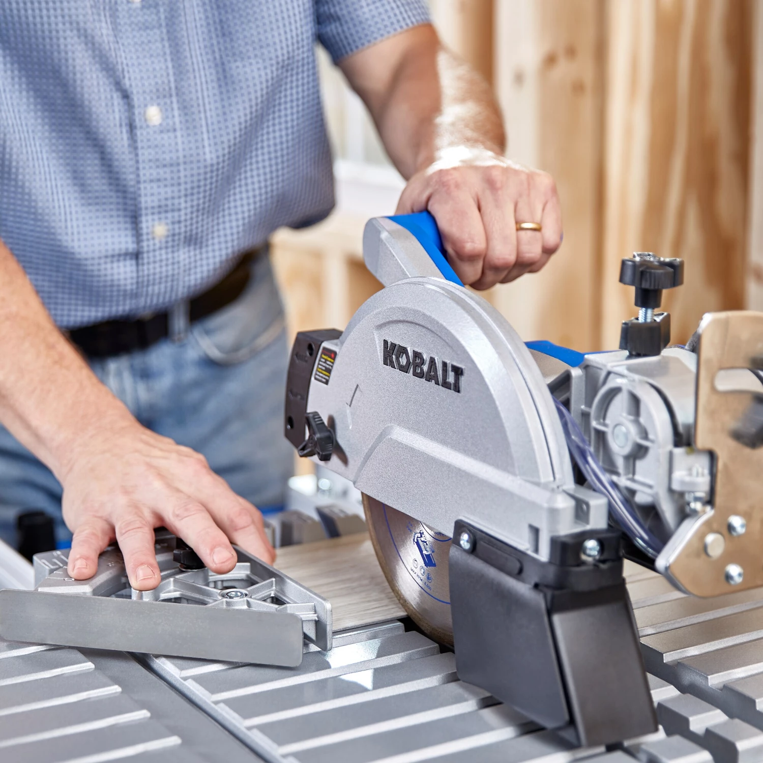 Kobalt Tile Table Tile Saw 7-In 10-Amp Sliding Wet Stand 6 Kobalt Tile Table Tile Saw 7-In 10-Amp Sliding Wet Stand - Image 4