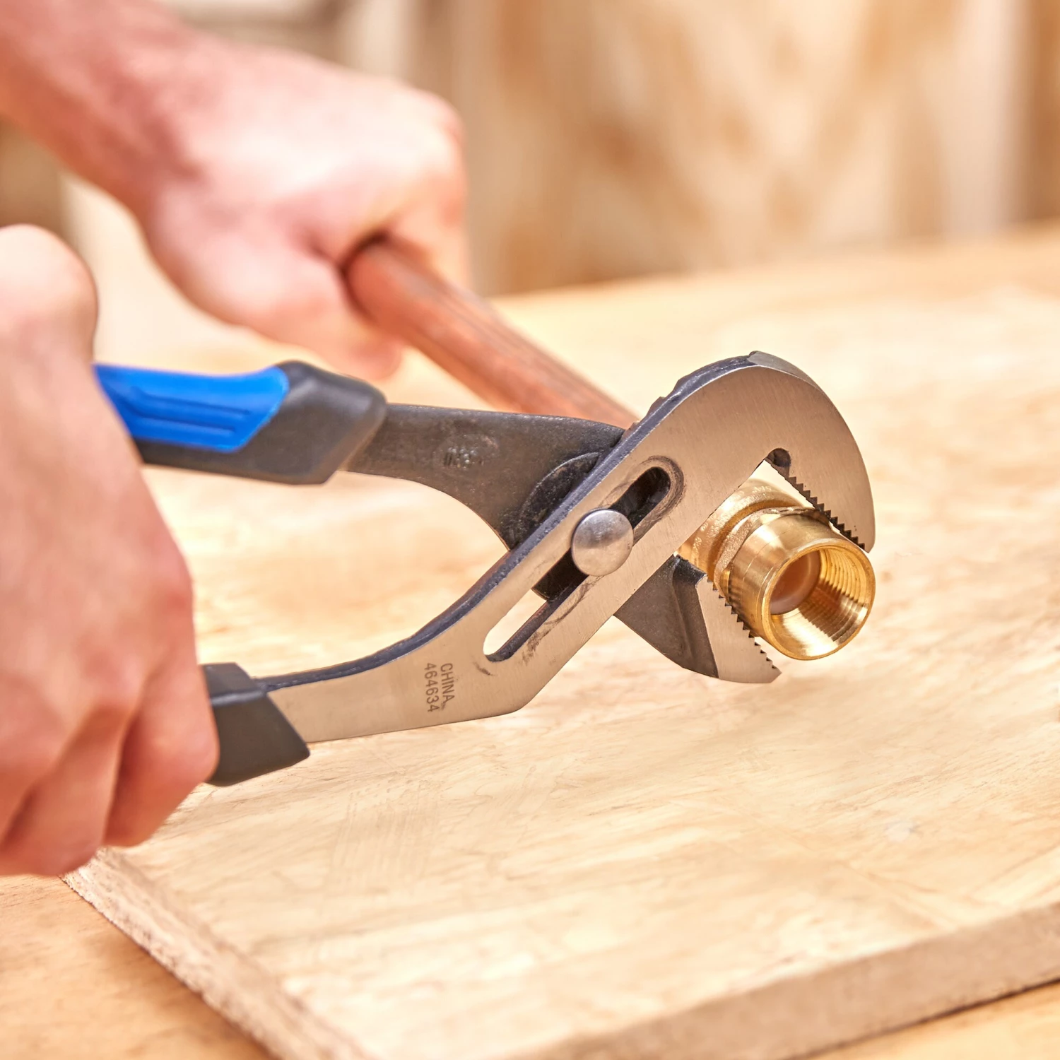 Kobalt Groove Pliers Tongue 12-In 6 Kobalt Groove Pliers Tongue 12-In - Image 4